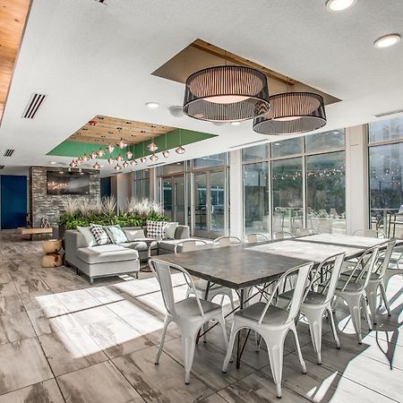 Lush Downtown Condo On Riverwalk W King Ste, Free Parking, Pet Friendly, Centrally Located On Riverwalk サンアントニオ エクステリア 写真