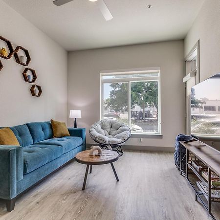 Lush Downtown Condo On Riverwalk W King Ste, Free Parking, Pet Friendly, Centrally Located On Riverwalk サンアントニオ エクステリア 写真